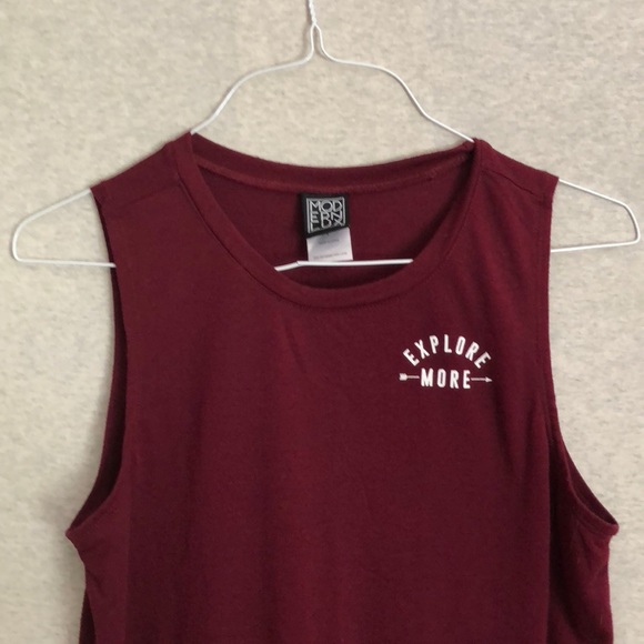 W “Explore More” Tank - Picture 4 of 4